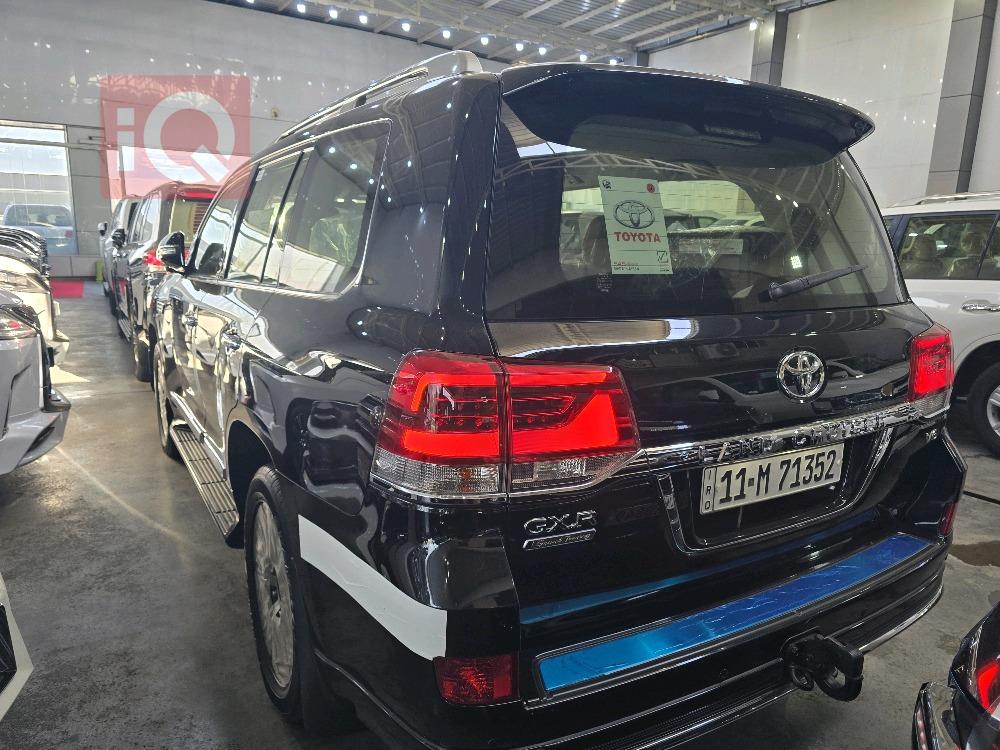 تويوتا لاندكروزر